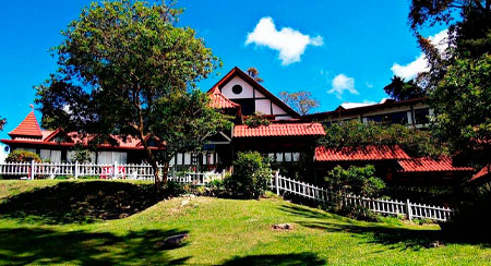 Hotel-Selva-Negra-jardin